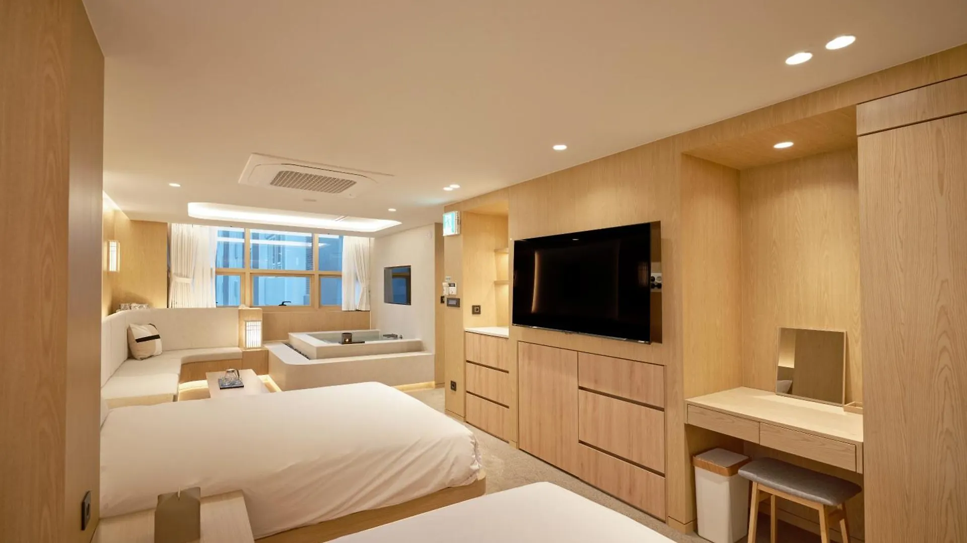 Uh Suite The Coex 首爾 3*,